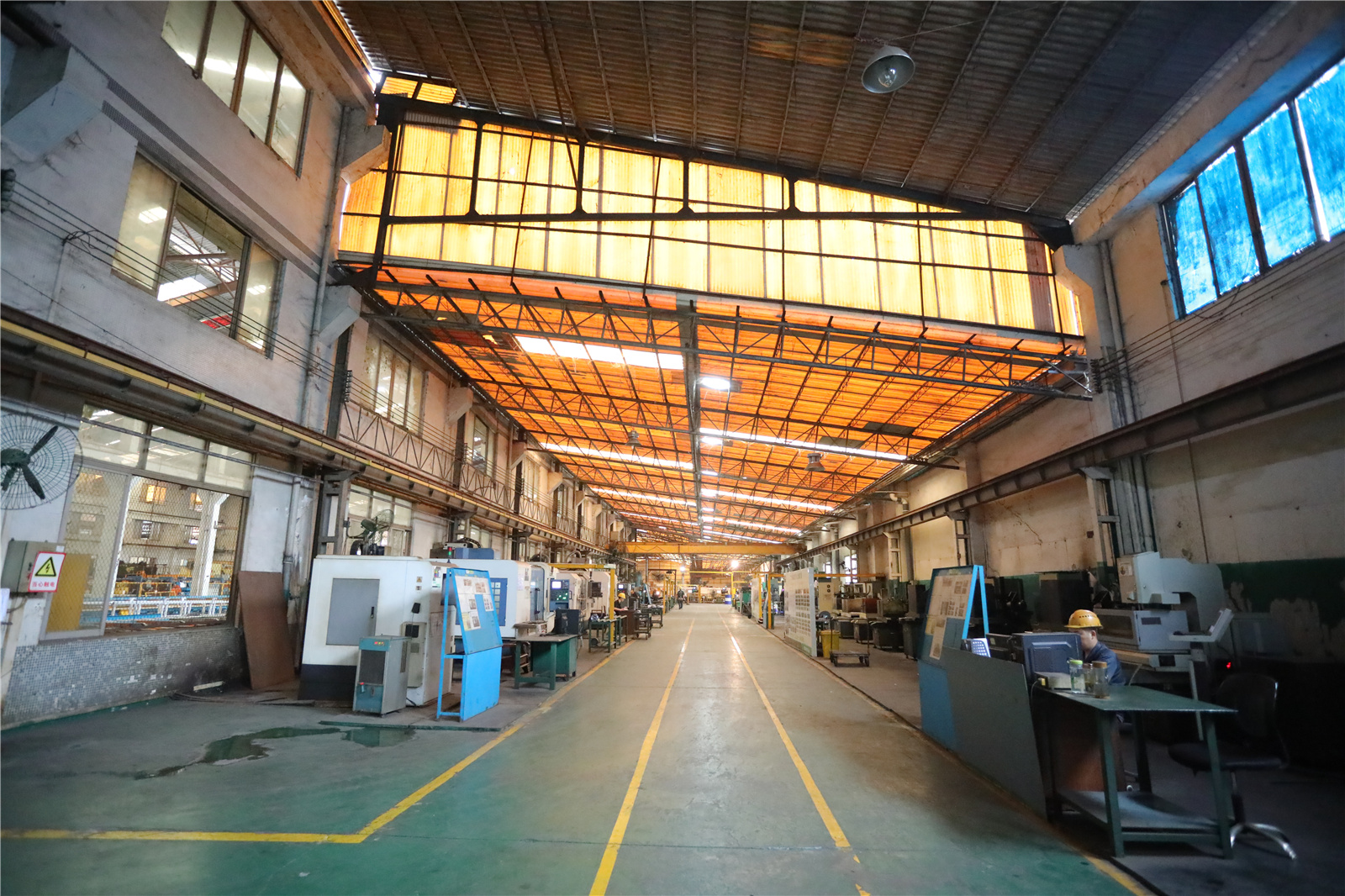 乐虎国际lehu88工厂-模具车间