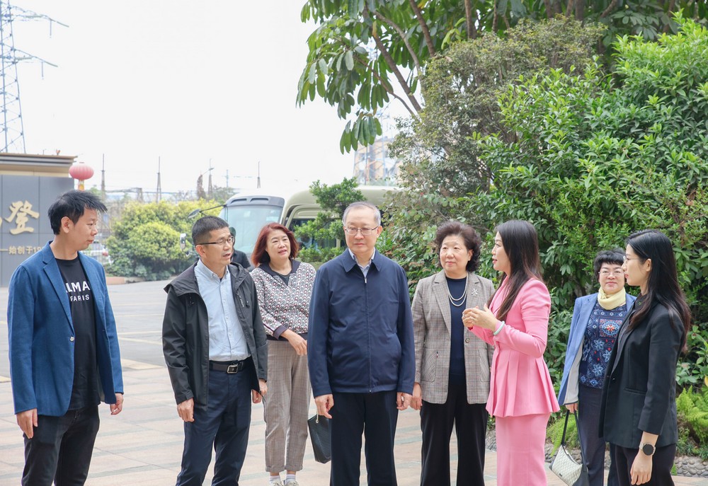 民建中央副主席李世杰、民建广东省委会主委李心、民建肇庆市委会主委潘锐波一行乐虎国际lehu88调研工作