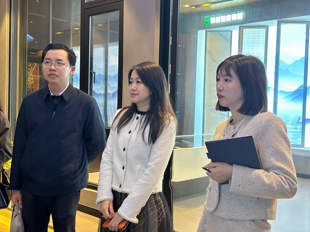肇庆市投促中心副主任赵海燕莅临乐虎国际lehu88参观